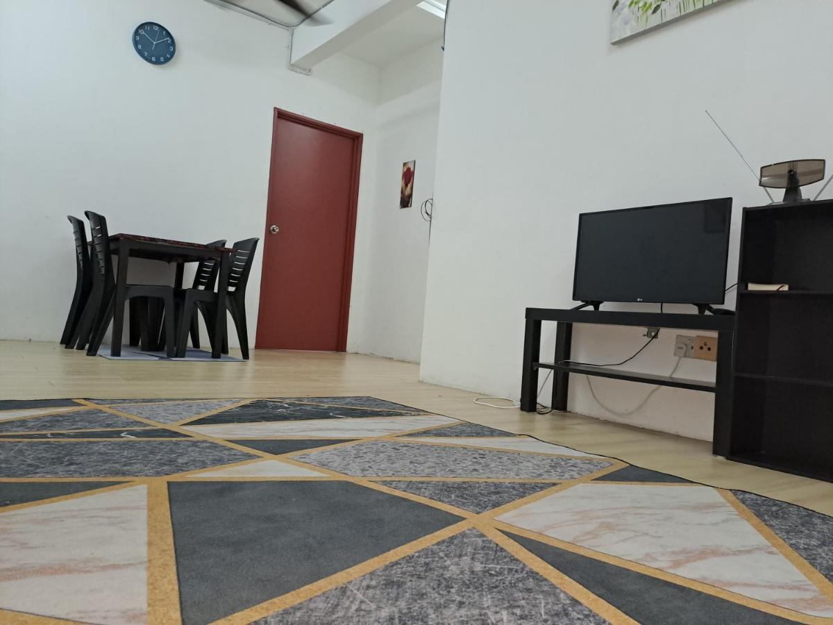 1201 Apartment Ladang Tok Pelam Tepipantaibatuburuk Kuala Terengganu Esterno foto