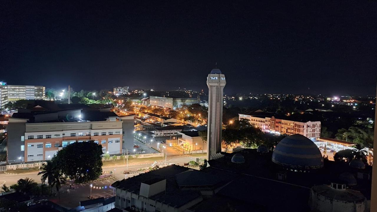 1201 Apartment Ladang Tok Pelam Tepipantaibatuburuk Kuala Terengganu Esterno foto